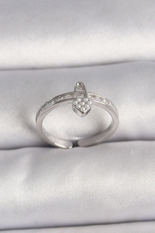 YRTCL Pirinç Gümüş Renk Zirkon Taşlı İnci Detaylı Kilit Kalp Model Ayarlanabilir Yüzük