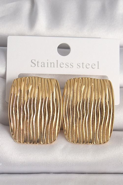 YRTCL Pirinç Gold Renk İşlemeli Kare Plaka Model Kadın Küpe