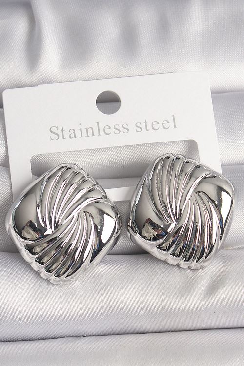 YRTCL Pirinç Gümüş Renk İşlemeli Kare Model Kadın Küpe