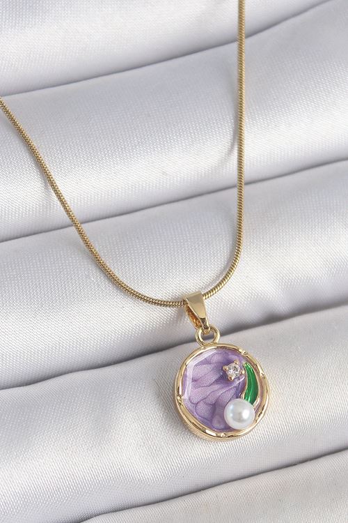 YRTCL 316L Çelik Gold Renk Zincir Mor Çiçek İşlemeli Zirkon Taş İnci Detaylı Minimal Portre Model Kadın Kolye