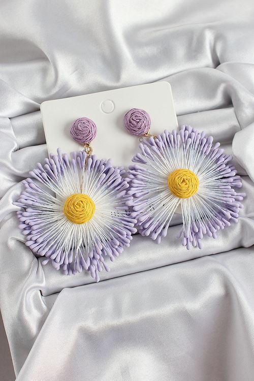 YRTCL Mor Püsküllü Papatya Figürlü Hasır Örgü Model Gold Renk Kadın Küpe