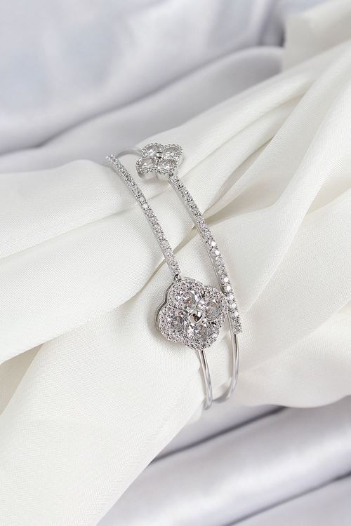 YRTCL Pirinç Gümüş Renk Zirkon Taşlı Yonca Model 2'li Kadın Bileklik