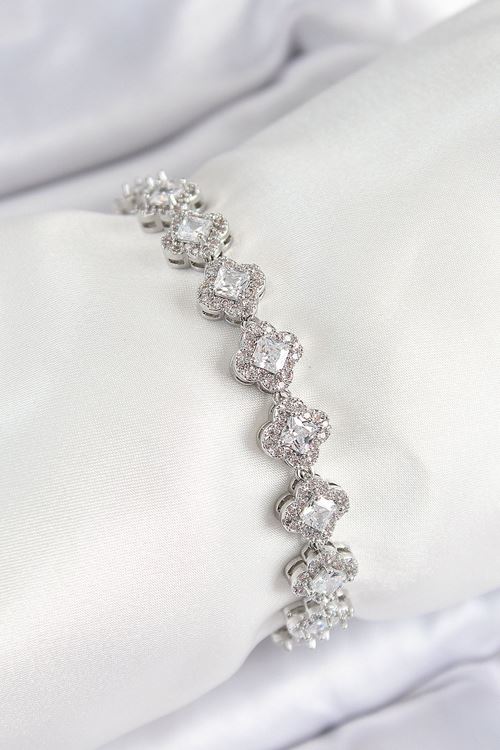 YRTCL Pirinç Zirkon Taşlı Yonca Baget Model Gümüş Renk VIP Seri Kadın Bileklik