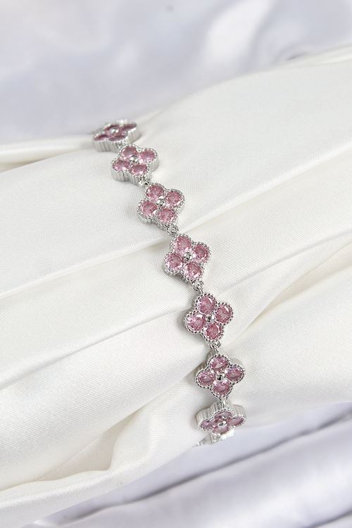 YRTCL Pirinç Pembe Zirkon Taşlı Yonca Model Gümüş Renk VIP Seri Kadın Bileklik