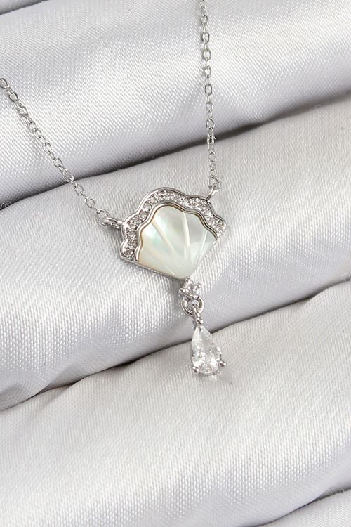 YRTCL Pirinç Zirkon Taşlı İstiridye Model Gümüş Renk Kadın Kolye