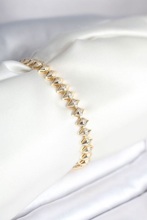 YRTCL Pirinç Gold Renk Zirkon Taşlı Baklava Model Kadın Bileklik