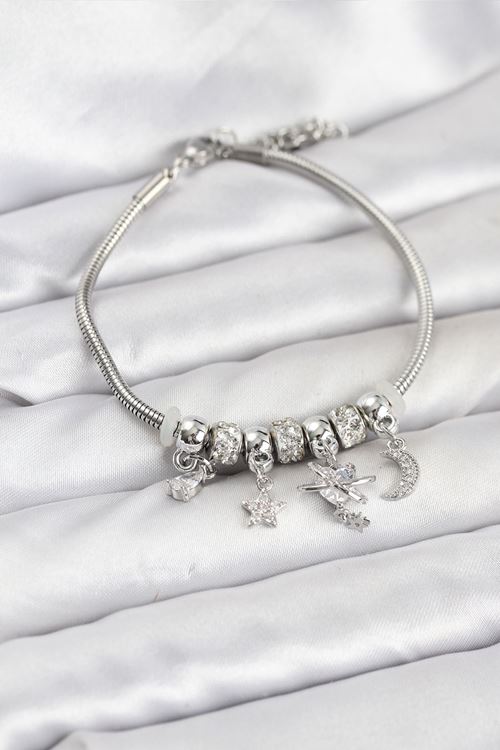 YRTCL Pirinç Gümüş Renk Kalpli Model Charmlı Kadın Bileklik