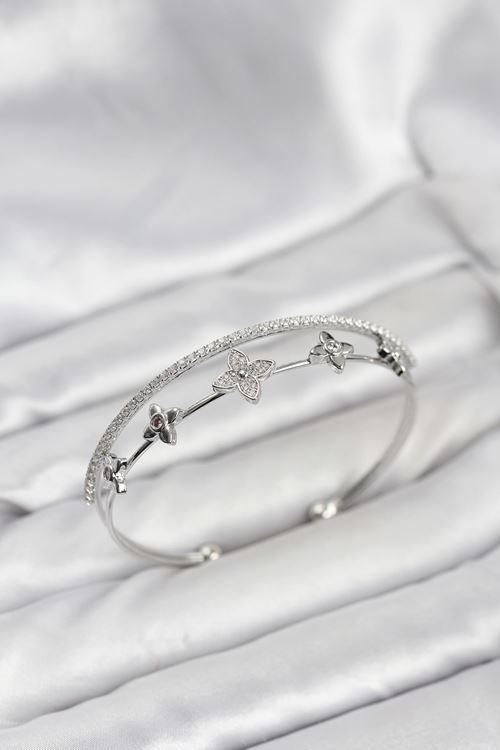 YRTCL Pirinç Gümüş Renk Çiçek Model Kadın Bileklik