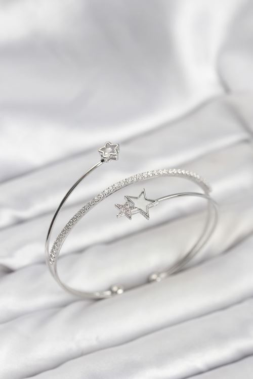 YRTCL Yıldızlı Model Pirinç Gümüş Renk Kadın Bileklik