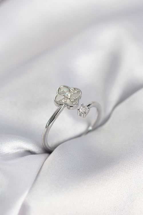 YRTCL Gümüş Renk Zirkon Taşlı Yonca Model Kadın Yüzük