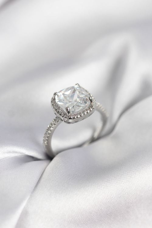 YRTCL Kare Tek Taş Model Zirkon Taşlı Gümüş Renk Kadın Yüzük