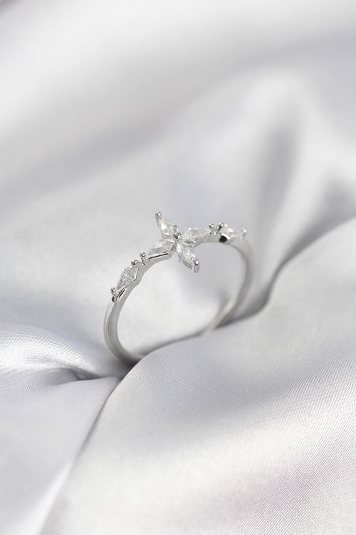 YRTCL Yıldız Model Zirkon Taşlı Gümüş Renk Kadın Yüzük