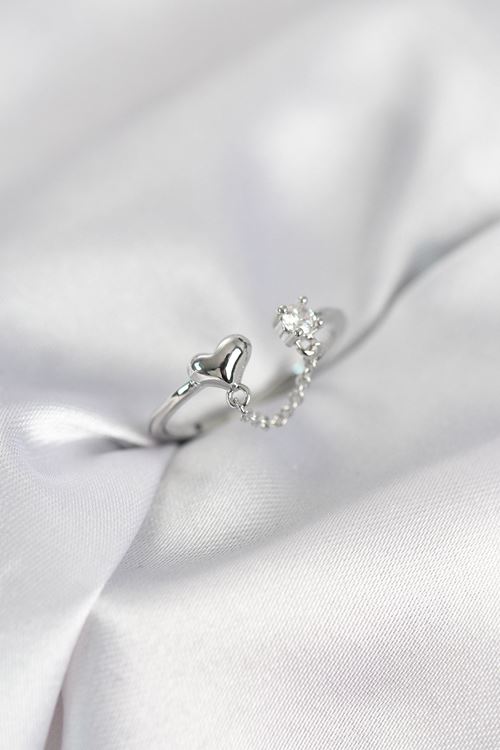 YRTCL Zincir Sallantılı Kalp Model Gümüş Renk Kadın Yüzük